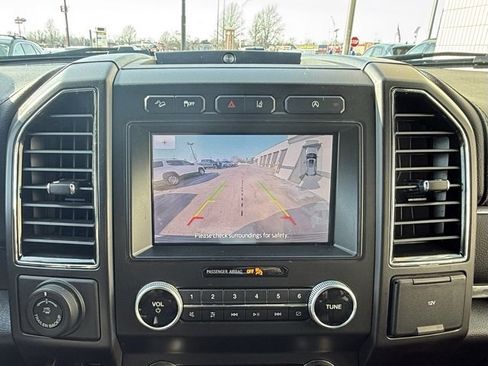 Used 2021 Ford Expedition Limited image 12