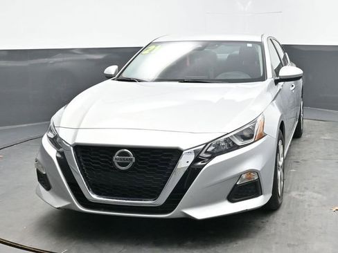 Used 2021 Nissan Altima 2.5 S image 2