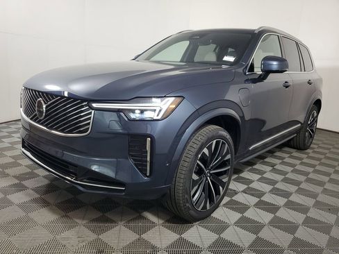 New 2026 Volvo XC90 T8 Ultra w/ Protection Package Premier AWD/4WD image 3