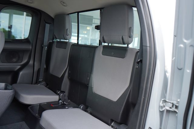Used 2021 Toyota Tacoma SR5 RWD image 32