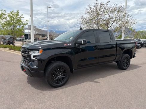 Used 2026 Chevrolet Silverado 1500 LT Trail Boss w/ LT Trail Boss Premium Package AWD/4WD image 3