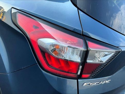 Used 2018 Ford Escape SEL w/ Ford Safe & Smart Package AWD/4WD image 19
