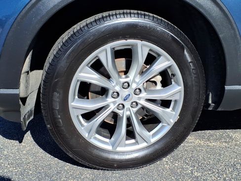 Used 2020 Ford Explorer XLT w/ Equipment Group 202A AWD/4WD image 7
