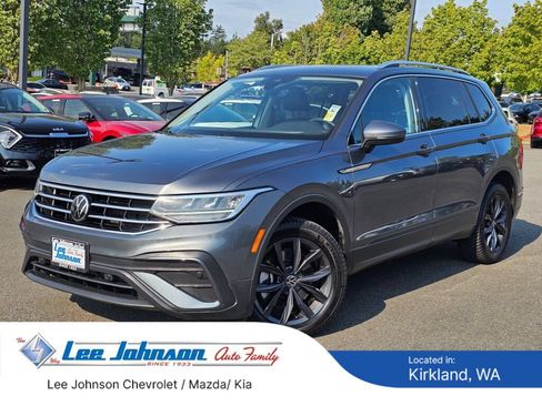 Used 2022 Volkswagen Tiguan SE AWD/4WD image 1