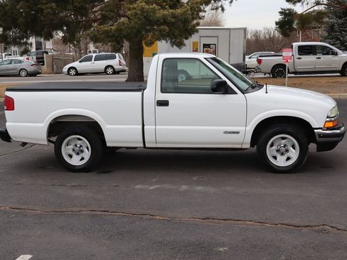 Used 2002 Chevrolet S10 Pickup image 3
