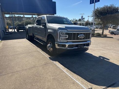 Used 2024 Ford F350 Lariat w/ FX4 Off-Road Package image 2