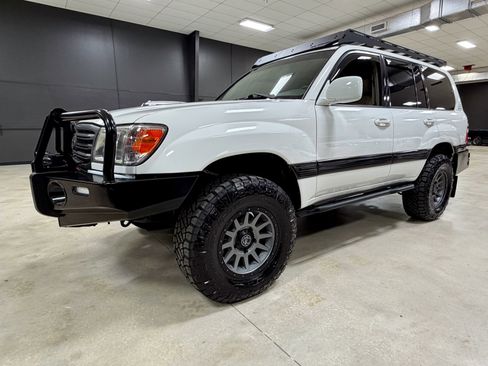 Used 2004 Toyota Land Cruiser image 10