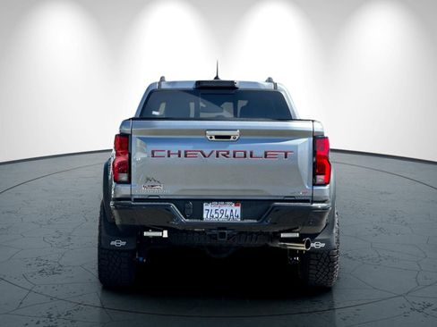 Used 2024 Chevrolet Colorado ZR2 w/ ZR2 Convenience Package III AWD/4WD image 5