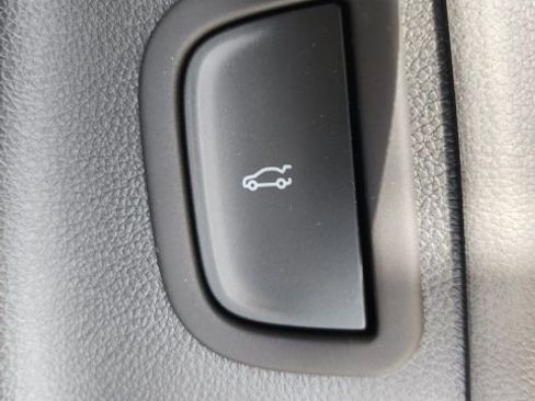 New 2026 Chevrolet Traverse High Country w/ LPO, Floor Liner Package image 25