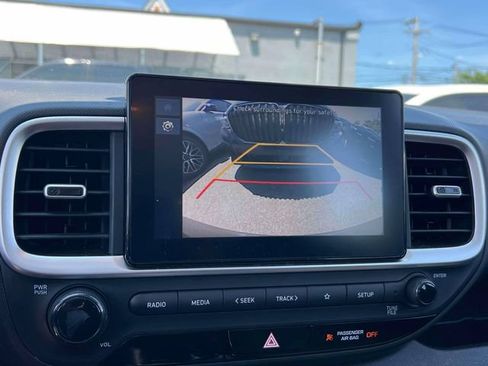 Used 2025 Hyundai Venue SEL FWD image 34