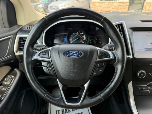 Used 2019 Ford Edge SEL w/ Cold Weather Package AWD/4WD image 28