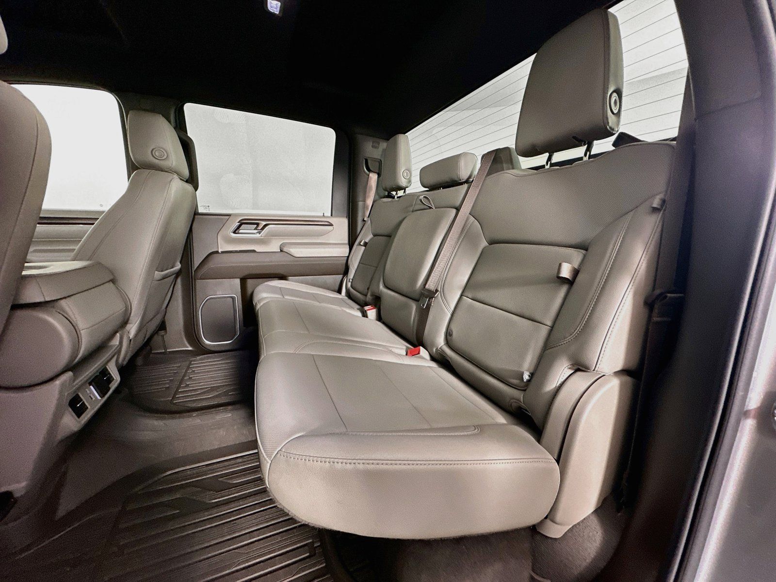 Used 2024 GMC Sierra 3500 SLT AWD/4WD image 25
