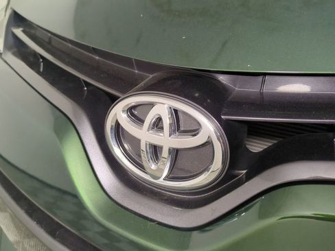 Used 2015 Toyota Corolla LE image 13