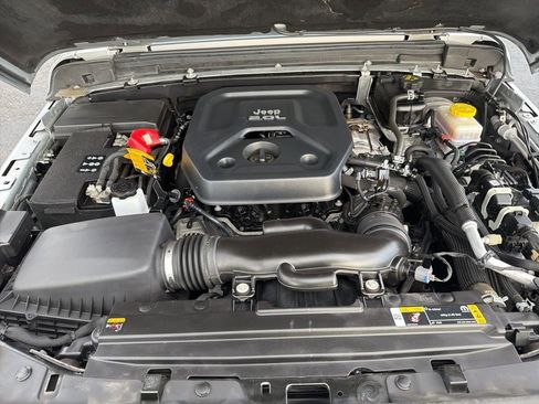 Used 2022 Jeep Wrangler Sport S image 12