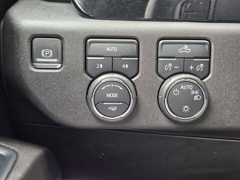 Used 2024 Chevrolet Silverado 1500 LT AWD/4WD image 22