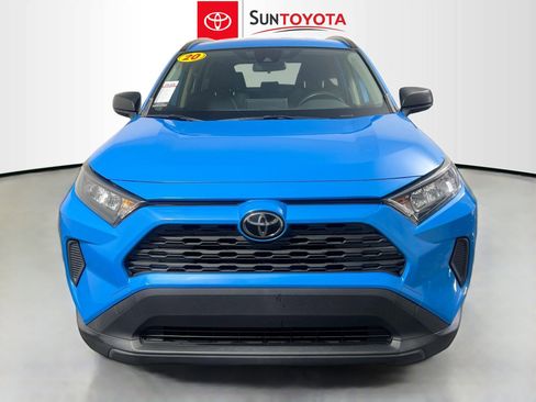 Used 2020 Toyota RAV4 LE image 10