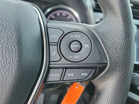 Used 2020 Toyota Camry LE image 14