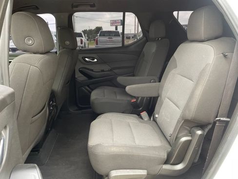 Used 2023 Chevrolet Traverse LT FWD image 34