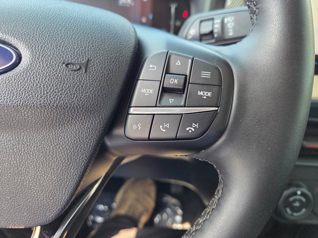 Used 2025 Ford Maverick Lariat AWD/4WD image 14