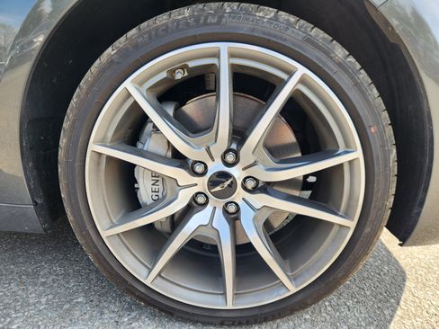 Used 2025 Genesis G70 2.5T RWD image 20
