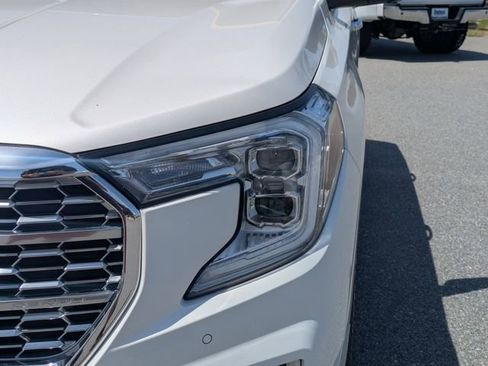Used 2022 GMC Terrain Denali w/ Denali Premium Package AWD/4WD image 11
