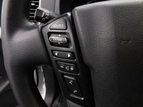 Used 2024 Nissan Frontier SV image 25