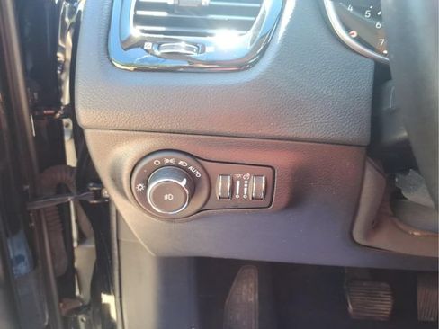 Used 2021 Jeep Compass Limited w/ Sun and Sound Group AWD/4WD image 17