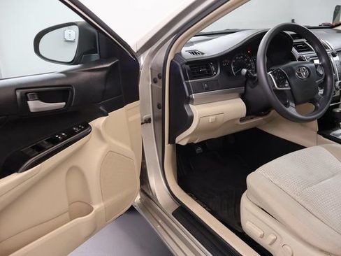 Used 2013 Toyota Camry LE FWD image 9