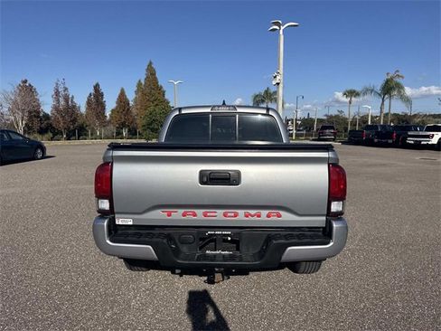 Used 2018 Toyota Tacoma SR image 5