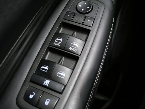 Used 2022 Dodge Durango SRT w/ Technology Group AWD/4WD image 14