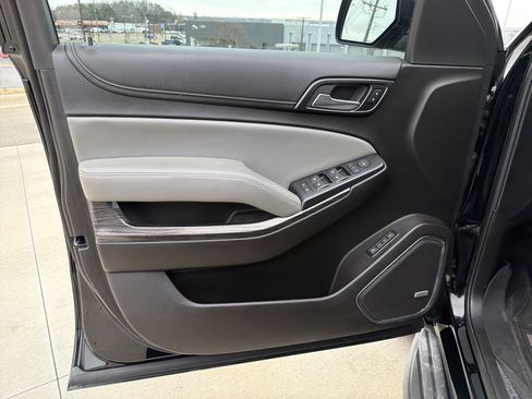 Used 2017 Chevrolet Suburban LT image 14