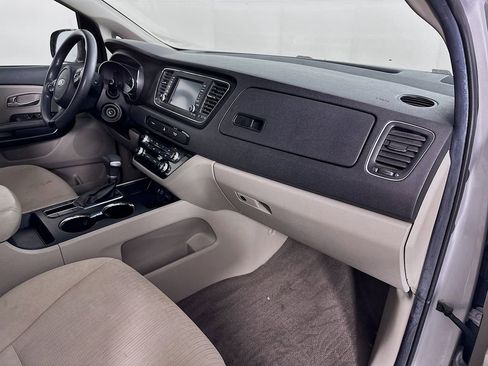 Used 2019 Kia Sedona LX image 36