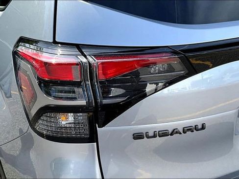 Used 2025 Subaru Forester Touring AWD/4WD image 23