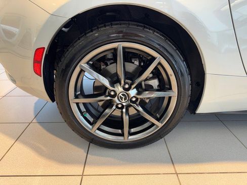 Used 2019 MAZDA MX-5 Miata Grand Touring RWD image 9