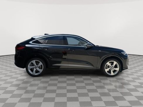 Used 2025 Audi Q5 Prestige w/ 20" Wheel Package AWD/4WD image 3