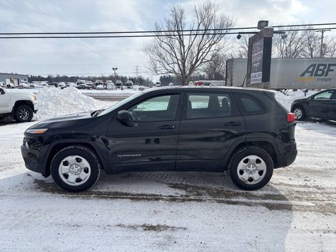Used 2016 Jeep Cherokee Sport w/ Cold Weather Group image 4