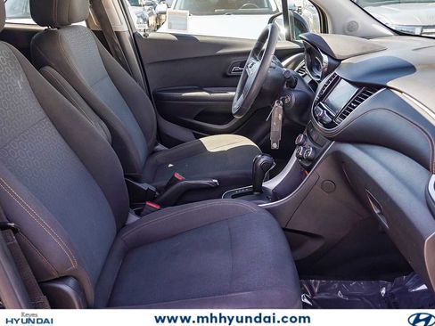 Used 2020 Chevrolet Trax LS w/ Tint and Cruise Package FWD image 18