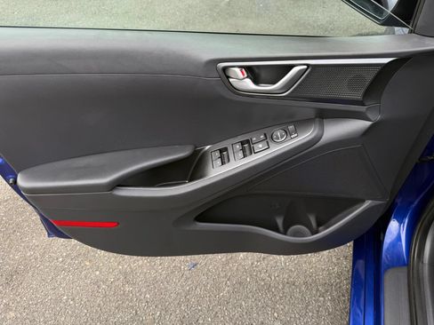 Used 2022 Hyundai Ioniq SE FWD image 18