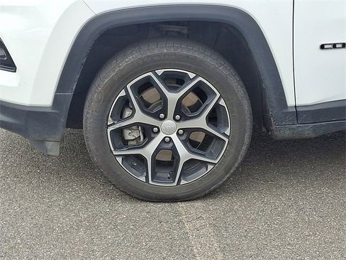 Used 2024 Jeep Compass Limited image 8