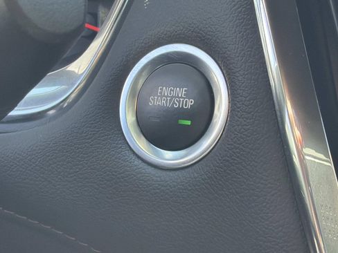 Used 2023 Chevrolet Traverse High Country FWD image 35