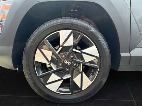 Used 2025 Hyundai Kona SEL AWD/4WD image 9