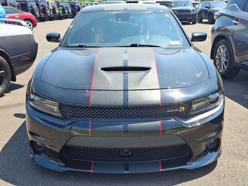 Used 2017 Dodge Charger R/T Scat Pack w/ Technology Group RWD image 3