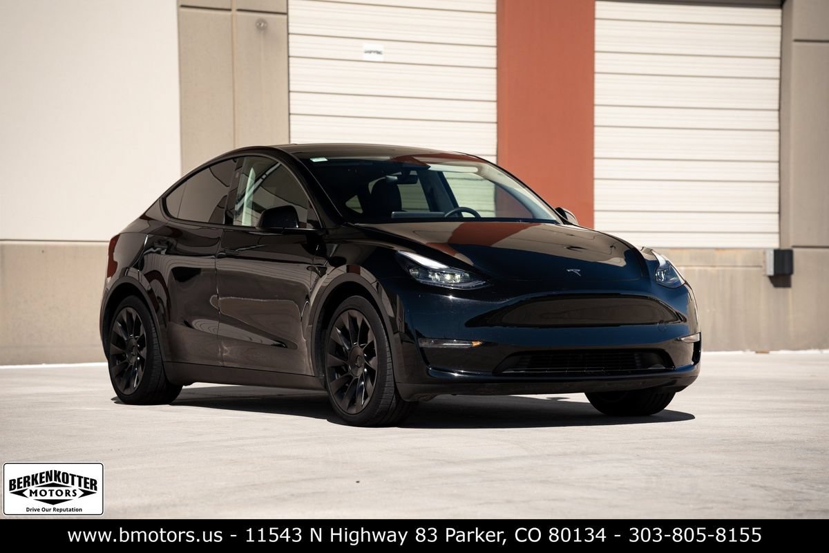 Used 2025 Tesla Model Y Long Range AWD/4WD image 3