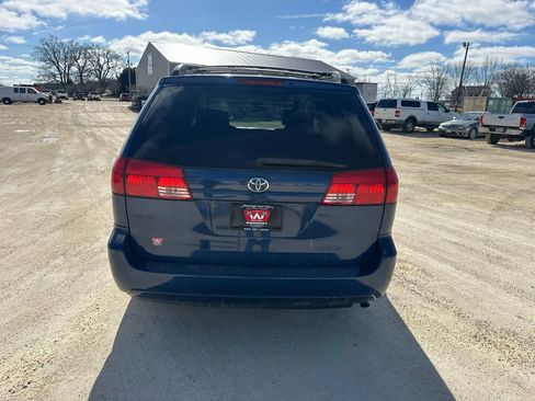Used 2004 Toyota Sienna CE image 3