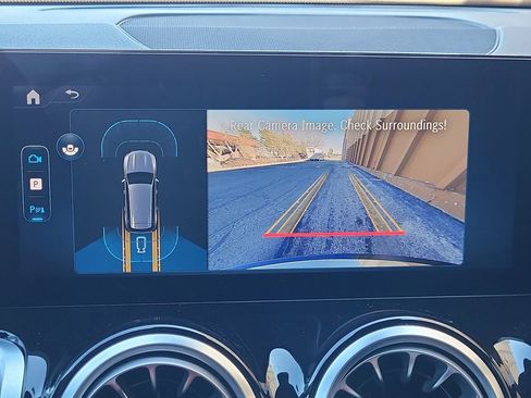 Certified 2025 Mercedes-Benz GLB 250 4MATIC image 18