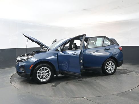 Used 2024 Chevrolet Equinox LS image 31