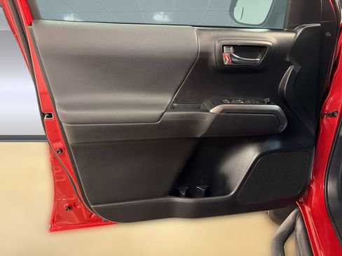 Used 2021 Toyota Tacoma TRD Sport RWD image 14