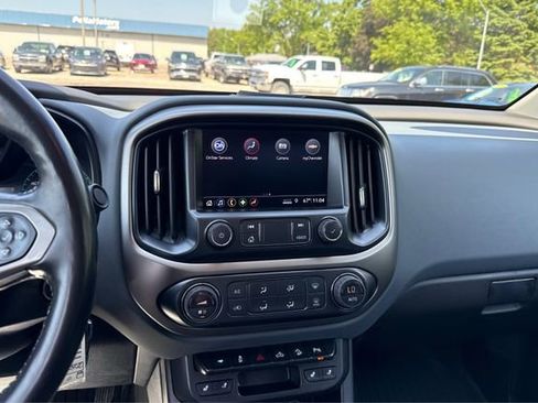 Used 2022 Chevrolet Colorado Z71 w/ Z71 Midnight Edition AWD/4WD image 13