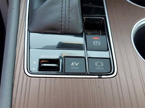 Used 2022 Toyota Sienna XLE image 32