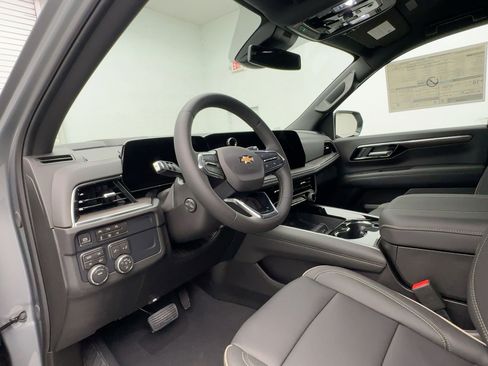 New 2026 Chevrolet Suburban Premier AWD/4WD image 4